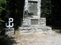 Jata pomnik.JPG